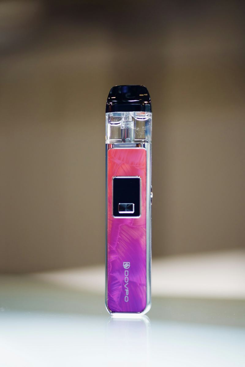 Pod de cigarette électronique compatible sels de nicotine en gros plan